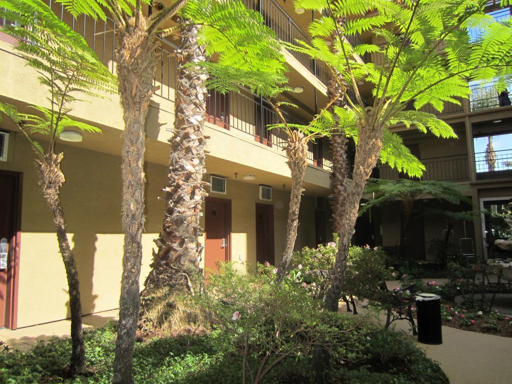 Quality Inn San Diego Downtown North Экстерьер фото