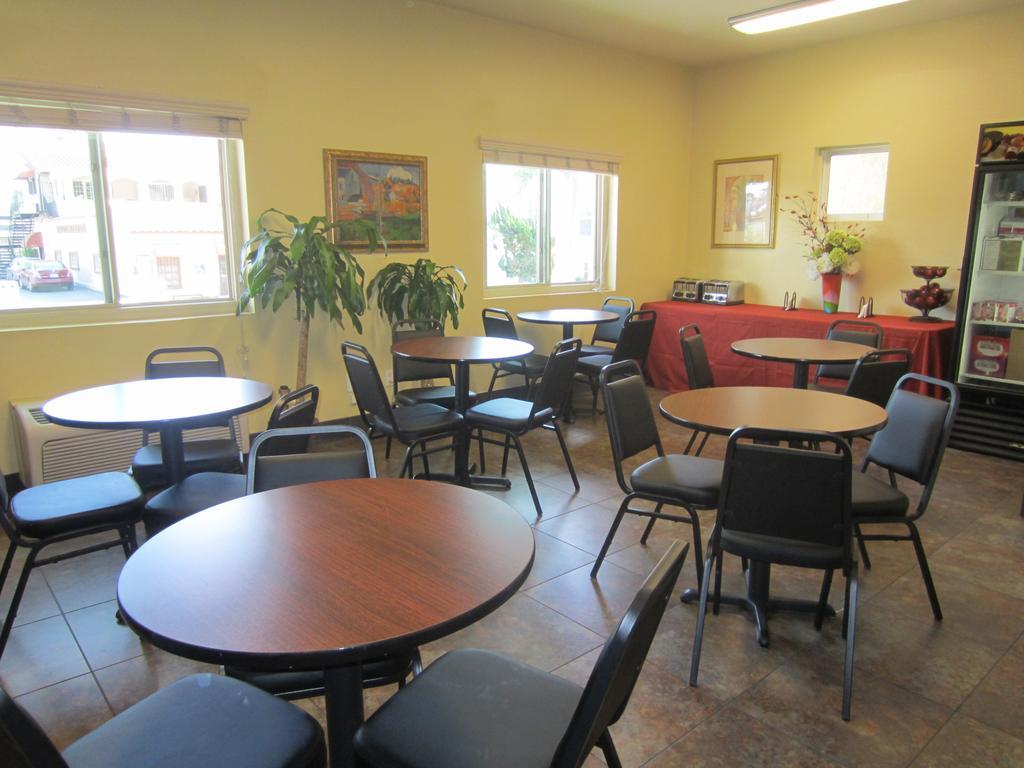 Quality Inn San Diego Downtown North Экстерьер фото