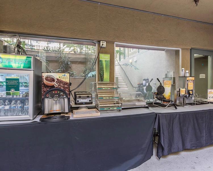 Quality Inn San Diego Downtown North Экстерьер фото