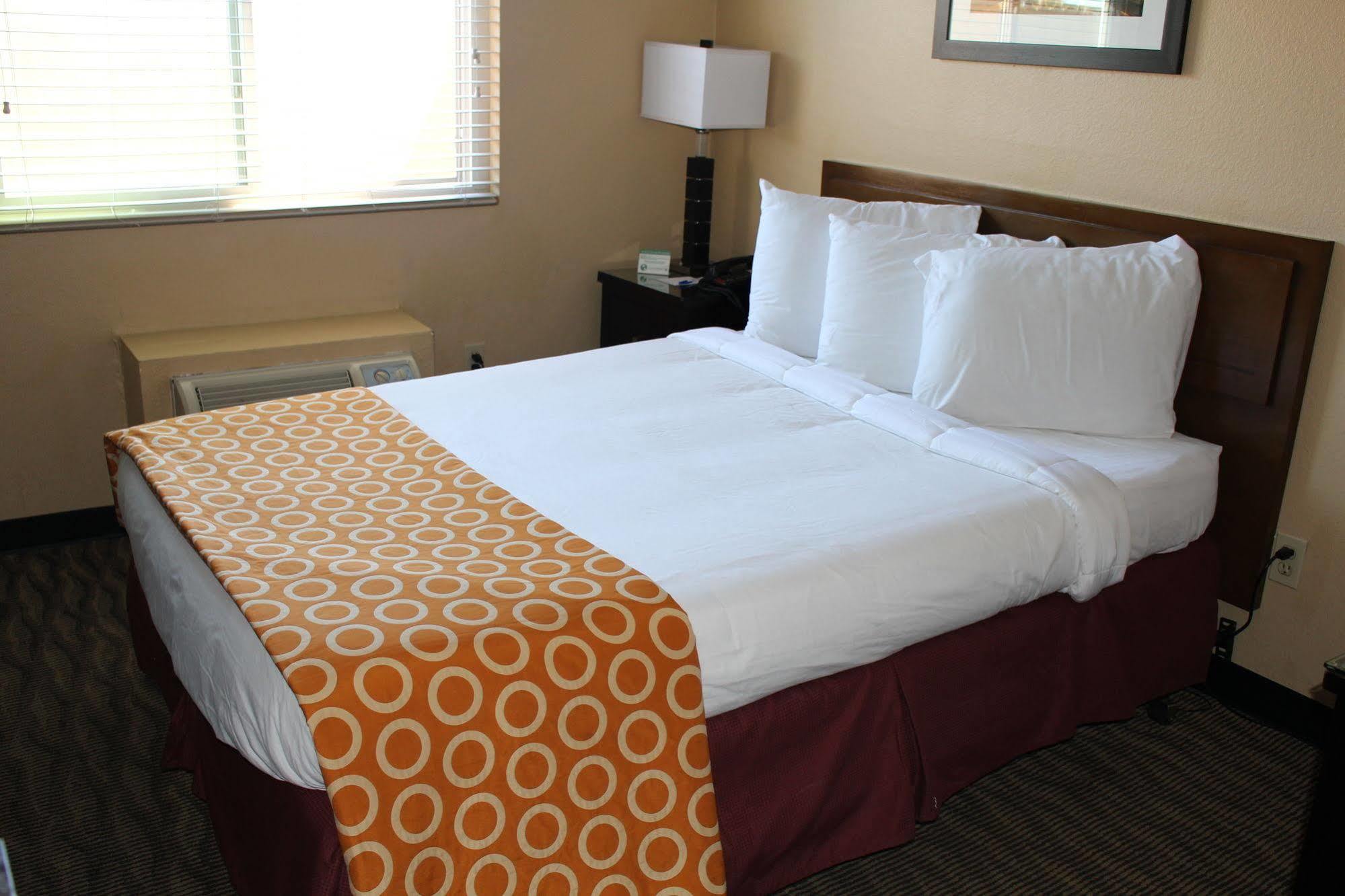 Quality Inn San Diego Downtown North Экстерьер фото