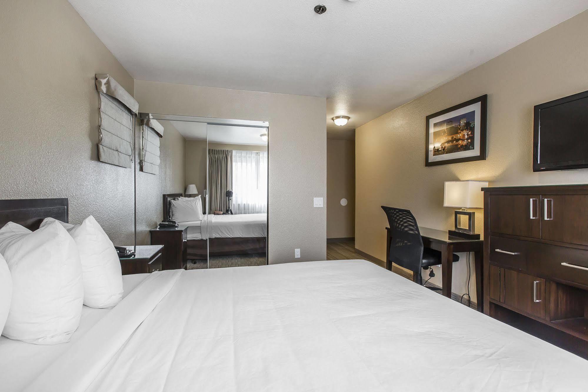 Quality Inn San Diego Downtown North Экстерьер фото