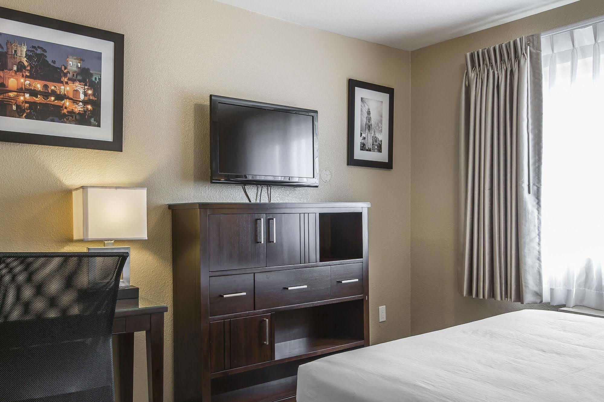 Quality Inn San Diego Downtown North Экстерьер фото